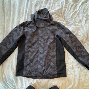 Camel Medium ski or snowboard jacket, shell and removable fleece.